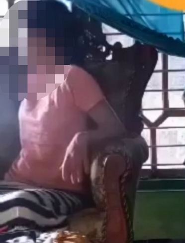 Viral Video 'Rok Belang-belang di Atas Kursi Jati' 