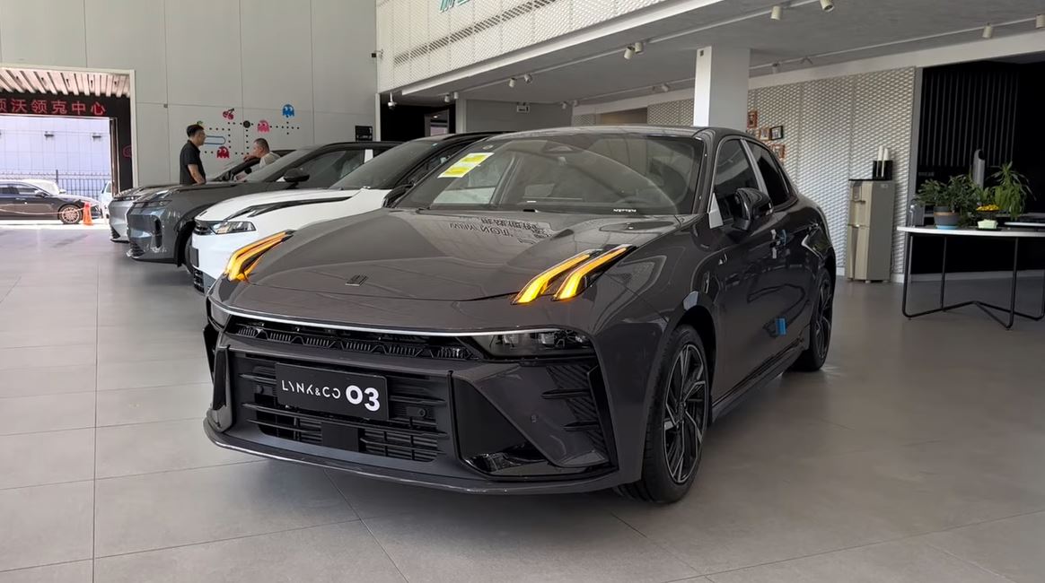 Mobil Sedan Lynk & Co 03 Sudah Bisa Dipesan, Segini Harga Jualnya