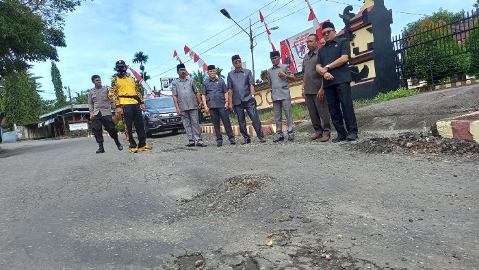 Jalan Lintas Provinsi di Bengkulu Selatan Rusak Berat
