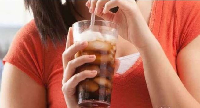 Info Penting: Benarkah Sering Minum Soda Menyebabkan Diabetes di Usia Muda?