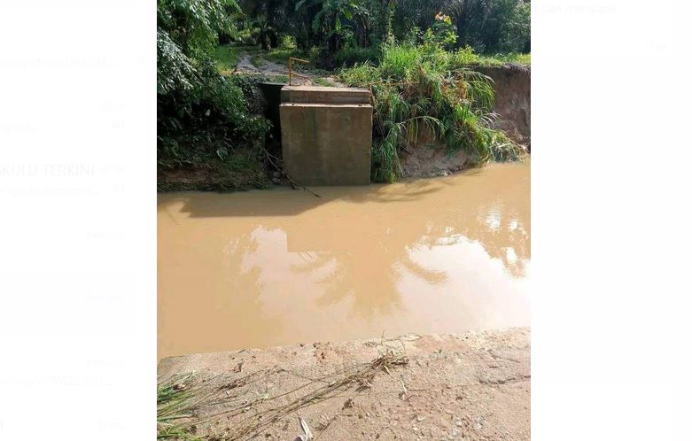 Sungai Mertam Meluap, Jembatan Sentra Produksi Pertanian di Bengkulu Selatan Ini Hanyut