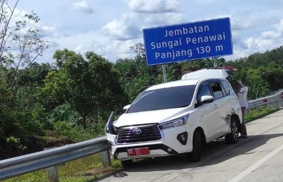 Jalan Tol Bengkulu Telan Korban, Dua mobil Tabrakan, 3 Penumpang Luka Luka