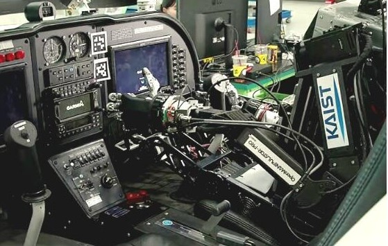 Pertama di Dunia! Robot Humanoid Siap Ambil Alih Tugas Pilot Pesawat 