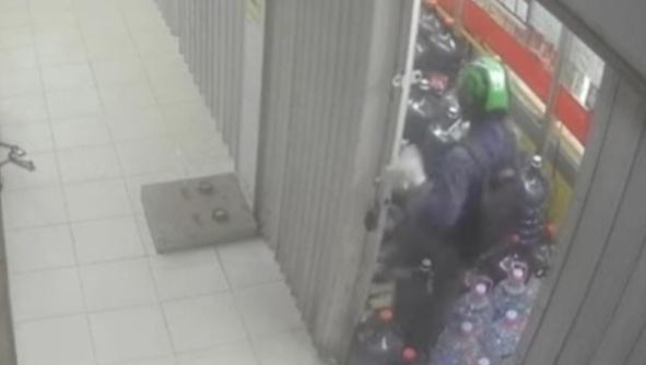 Alfamart Dirampok: Karyawan Disekap, Pelaku Berhelm Ojol