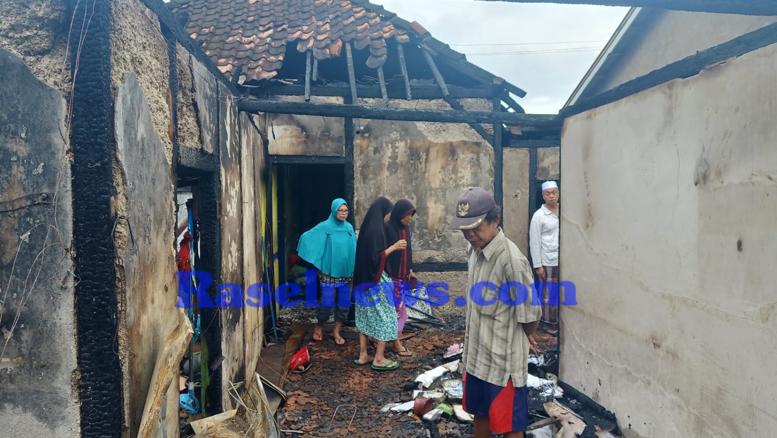 BREAKING NEWS: Rumah Warga Kaur Terbakar 