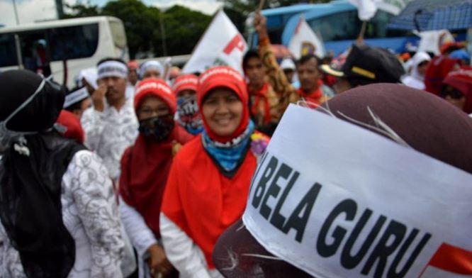 Demi PPPK, Guru Honorer Masa Kerja 10 Tahun Bergerak, Galang Ribuan Tanda Tangan, Senggol Jokowi & Komnas HAM