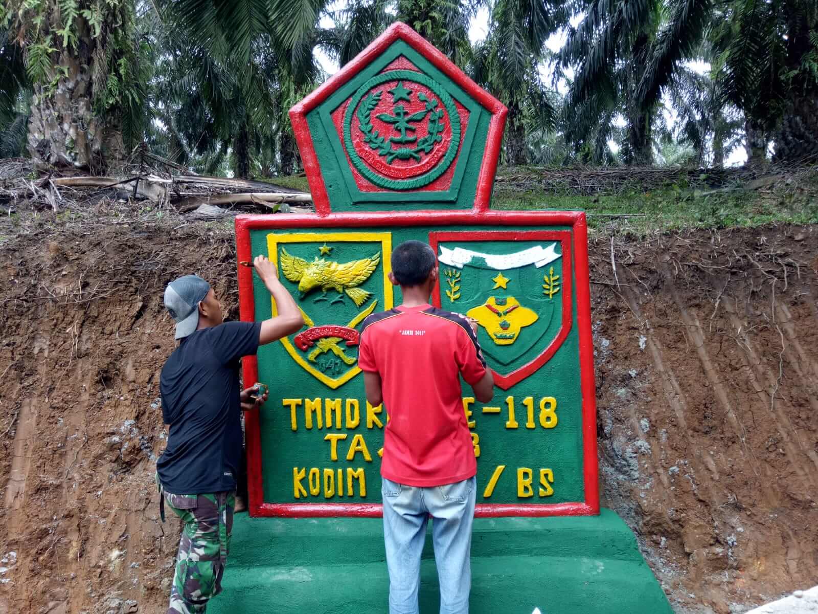 Tugu Prasasti TMMD Kodim 0408 Bengkulu Selatan Bukti Kemanunggalan TNI dengan Rakyat