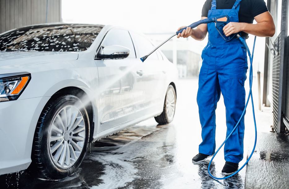 Cegah Kerusakan, Ini 3 Bagian Mobil yang Tak Boleh Terkena Air Saat Cuci Sendiri di Rumah