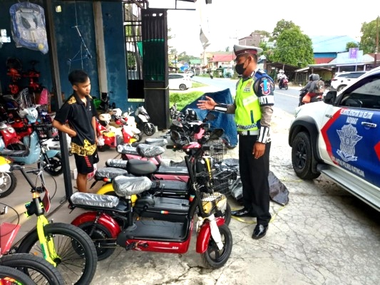 Pengendara Sepeda Listrik Di Seluruh Jagat Indonesia Wajib Tahu, Tak Boleh Berkendara Di Jalan Raya, Paham! 