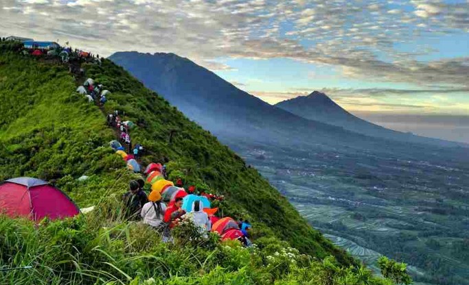 5 Gunung di Jawa dan Sumatera Ini Cocok Pendaki Pemula, Simak 7 Tips Persiapan Mendaki