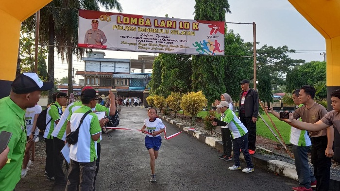 Bocah Ajaib, Berusia 11 Tahun Rebut Juara Bhayangkara Run 10 K, Langganan Juara, Kalahkan Peserta Lebih Tua