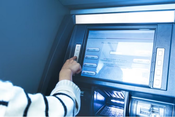 Hati-hati! Mesin ATM Seperti Ini Berpotensi Menguras Saldo Tabungan Anda