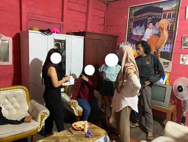 Rumah Pemilik Salon di Rejang Lebong Digerebek, 3 Wanita & 1 Pria Diamankan, Polisi Temukan Alat Kontrasepsi