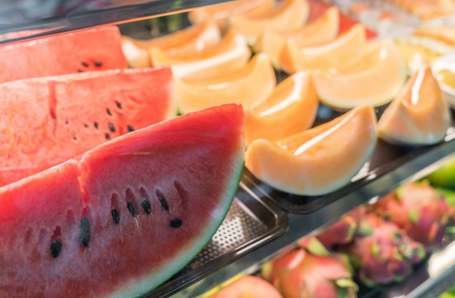 Makan Semangka Dingin yang Disimpan Dalam Kulkas, Wanita Ini Terinfeksi Otak