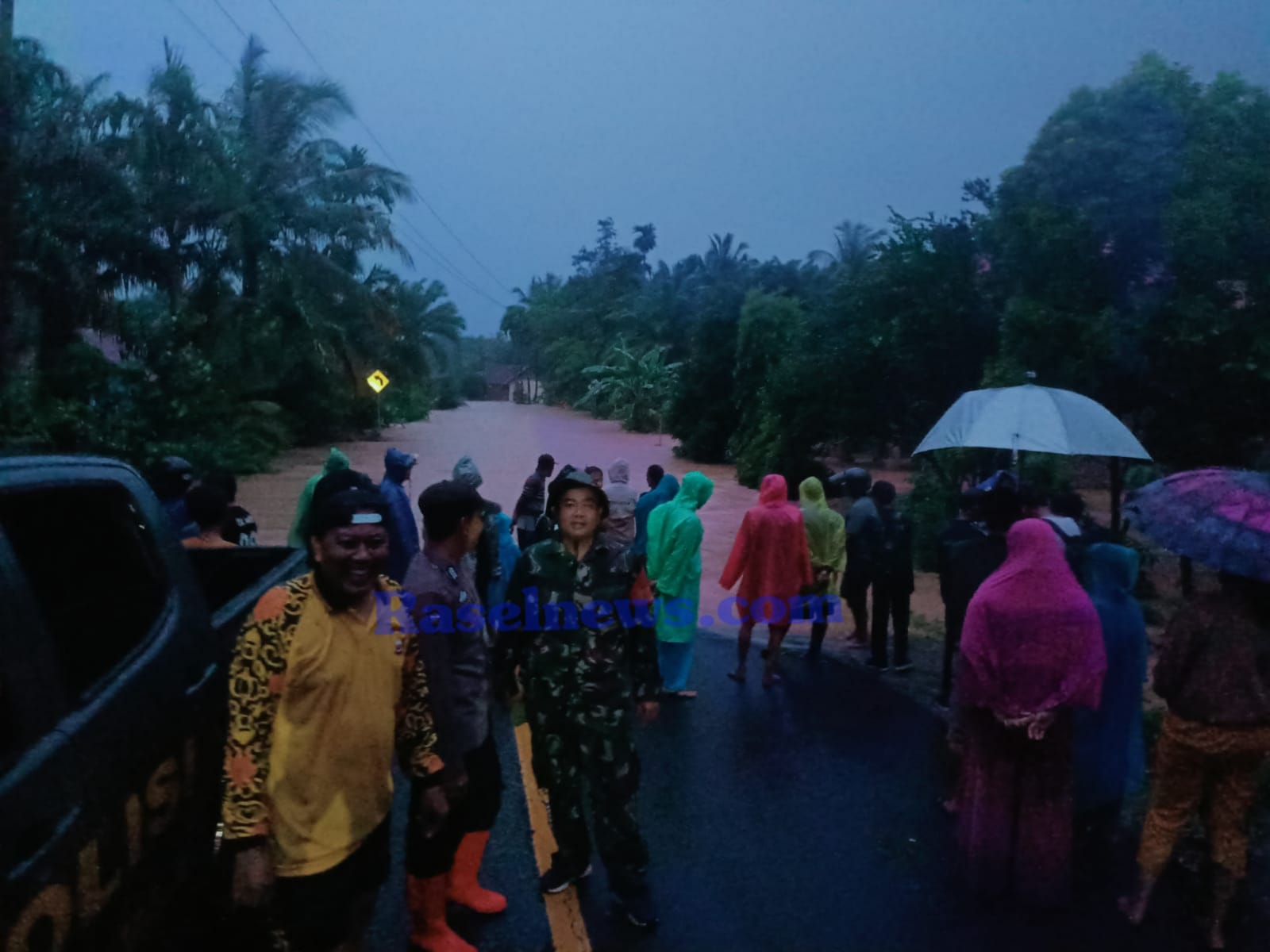 BREAKING NEWS: Hujan Lebat, Jalinbar di Kaur Lumpuh Total