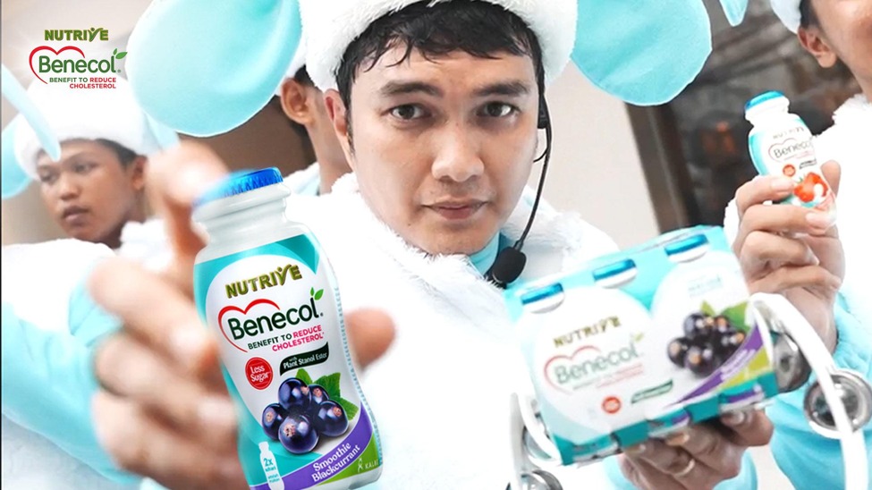 Idul Adha Tanpa 'Drama' Kolesterol? Intip Aksi Nyentrik Aldi Taher Bareng Benecol 