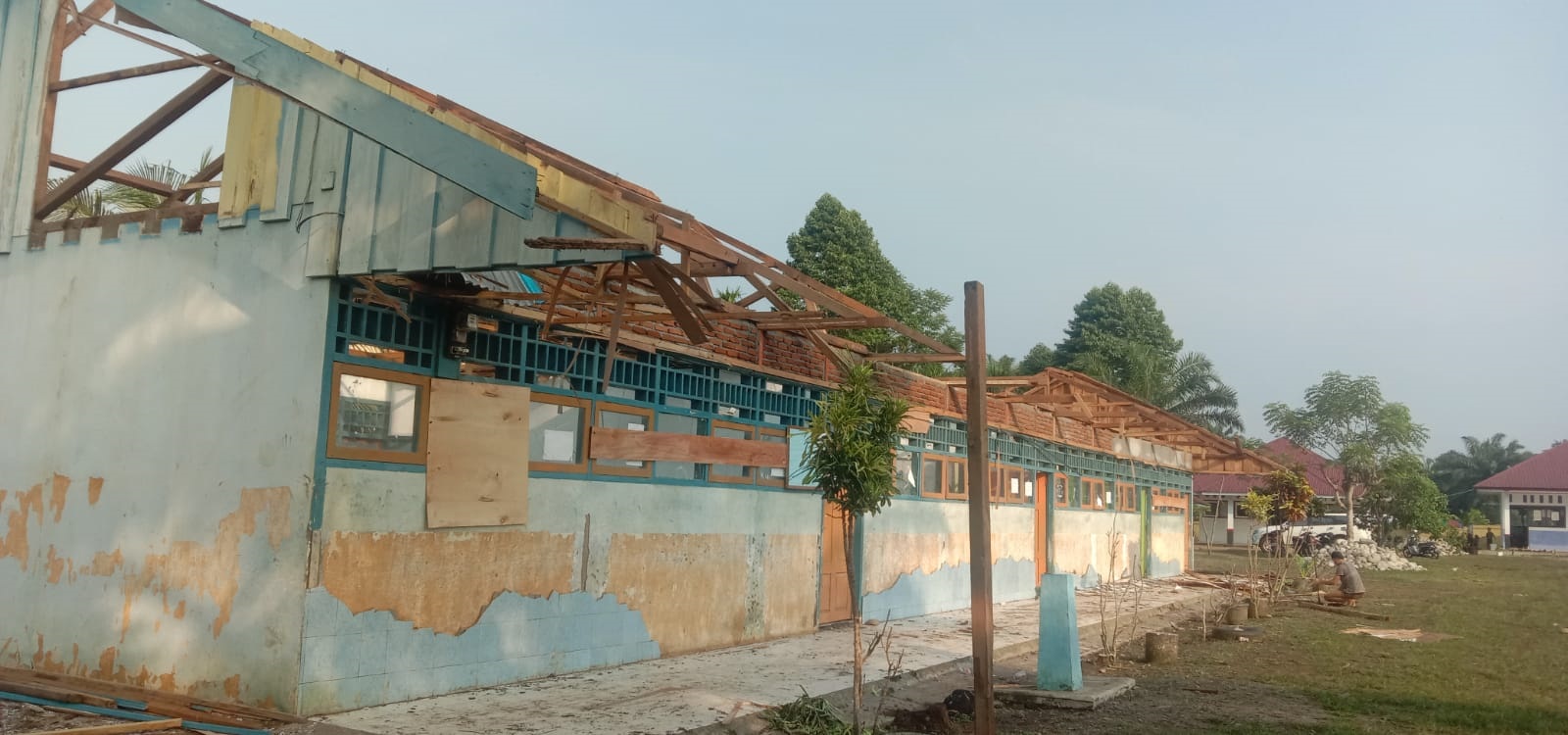 Belasan Gedung Sekolah di Bengkulu Selatan Dibongkar