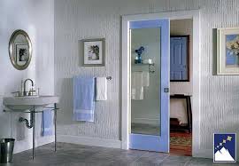 7 Inspirasi Desain Pintu Kamar Mandi Terbaik, Fungsional dan Estetik