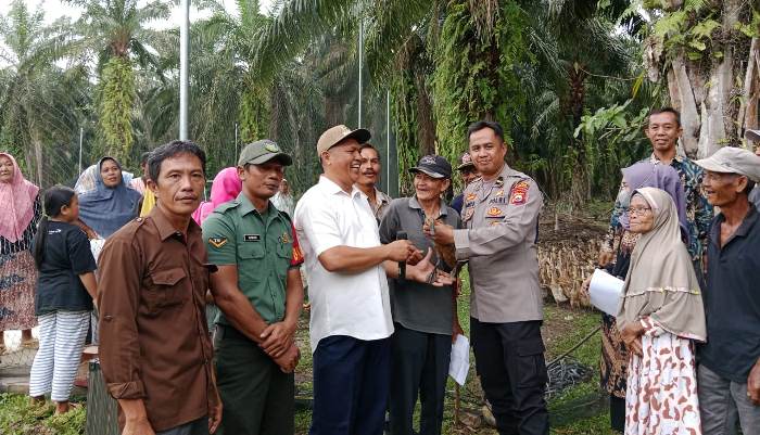 Warga Desa Talang Padang Ketiban Rezeki, Diberi Ribuan Ekor Itik Petelur