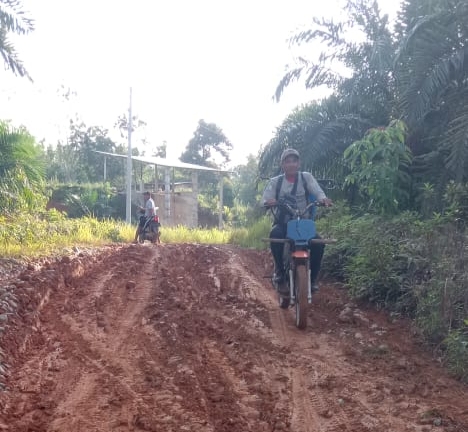 Akses Jalan ke Transmigrasi Tanjung Aur II Memprihatinkan, Guru dan Warga Menjerit