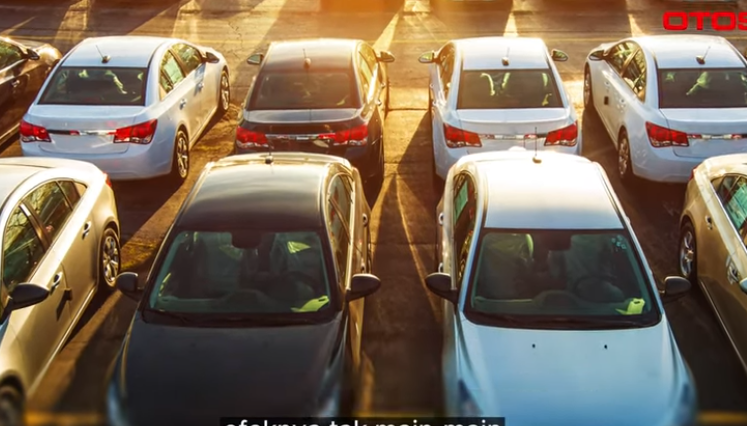 Parkir Mobil di Bawah Terik Matahari Ternyata Efeknya Tak Main-main, Ini Solusinya! 