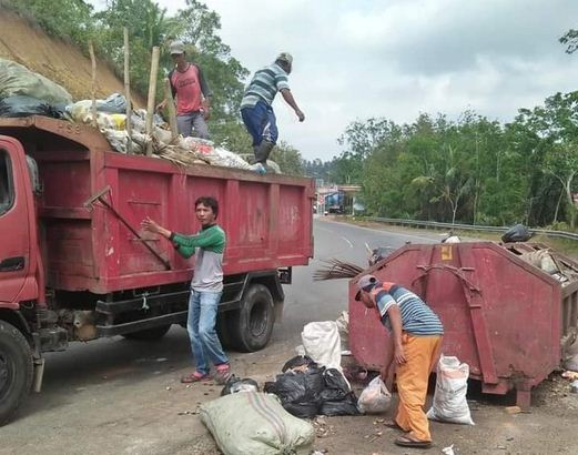 Duh...Ratusan Tenaga Kebersihan di Bengkulu Selatan Dirumahkan