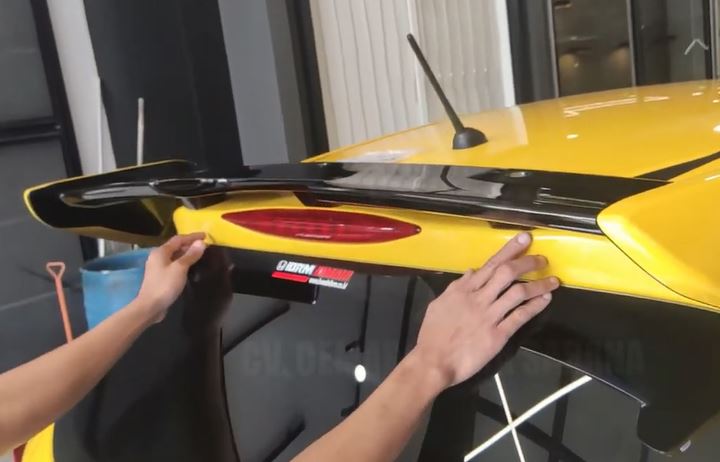 Bukan Sekadar Aksesori Estetika, Ini Fungsi Utama Spoiler Mobil