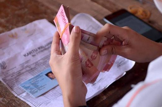 Cukup Duduk Manis! Petugas PT Pos Indonesia Siap Antar Bansos PKH dan BPNT 2023 ke Rumah KPM