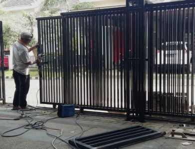 Panduan Lengkap Membuat Pintu Pagar Rumah: Perhatikan Ukuran, Material dan Keamanan