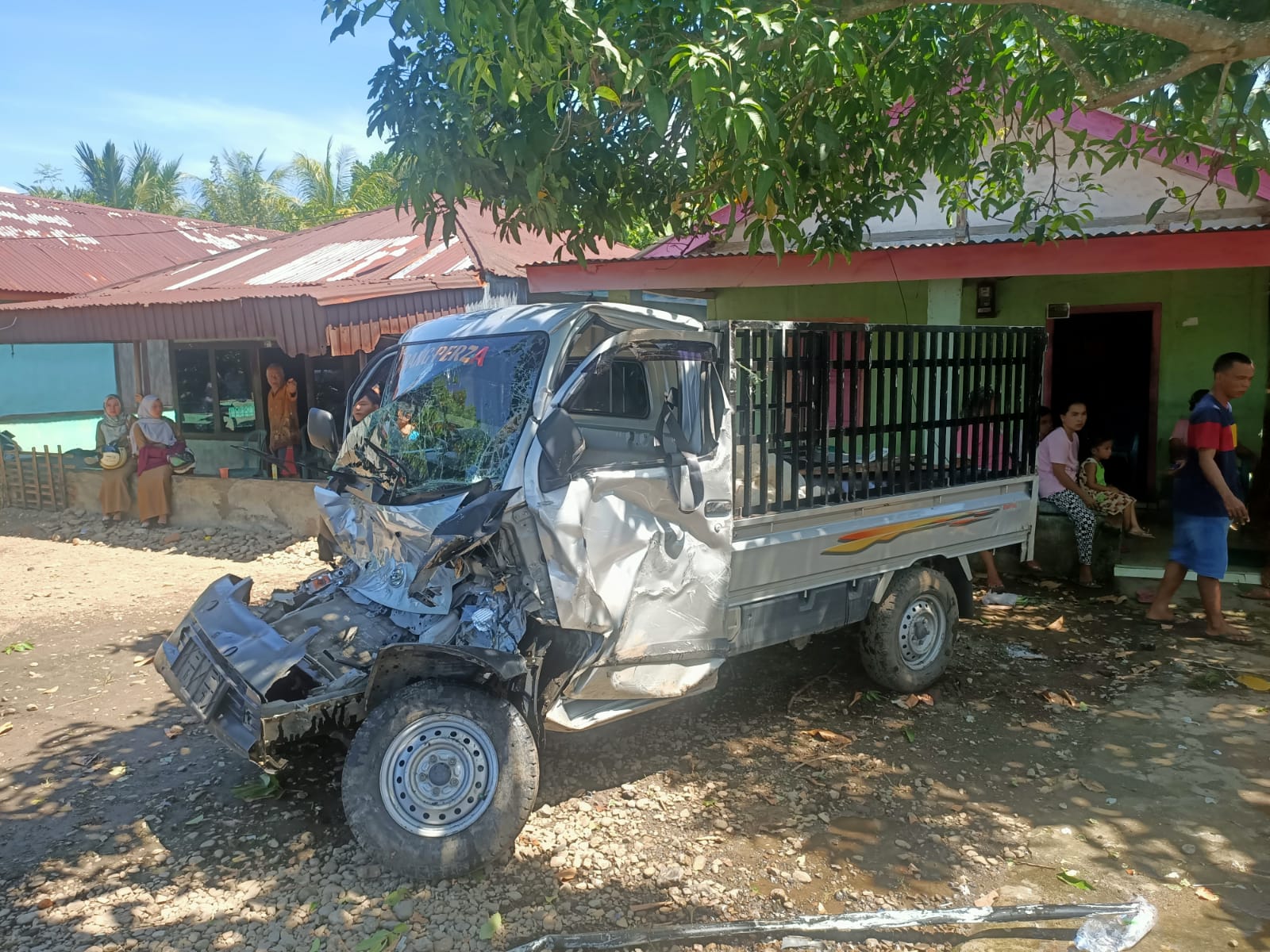 Mobil Pick Up yang Terlibat Lakalantas di Bengkulu Selatan Bawa Istri dan Anak, Begini Kondisi Korban