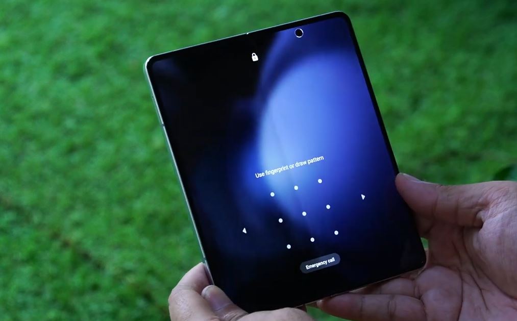 iPhone Fold Diprediksi Dongkrak Pasar Smartphone pada 2026