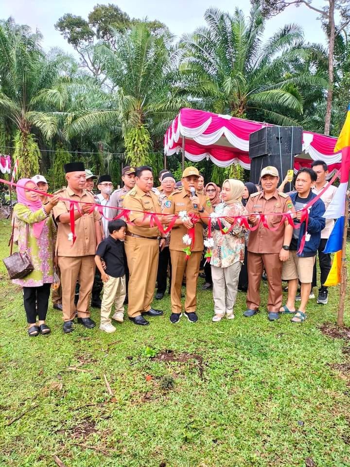 Pasar Desa Padang Tambak Diresmikan Bupati Bengkulu Selatan