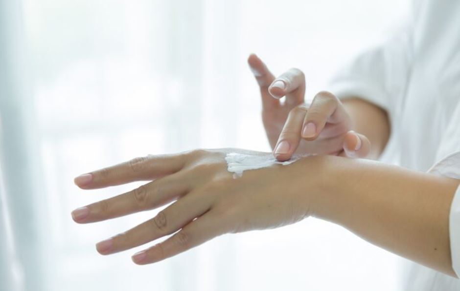 3 Cara Membuat Kulit Lebih Segar dan Bercahaya di Musim Dingin