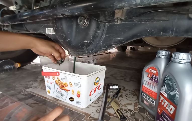 Jika Muncul 4 Tanda Ini di Mobil Anda, Segera Ganti Oli Gardan, Jangan Tunggu Lagi