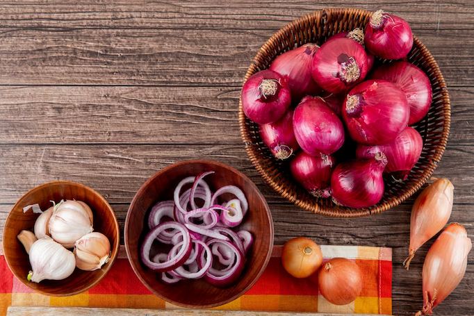 Bukan Cuma Jadi Bumbu Masak, Nih 6 Manfaat Bawang Mentah, yang Punya Kucing Nakal Wajib Baca