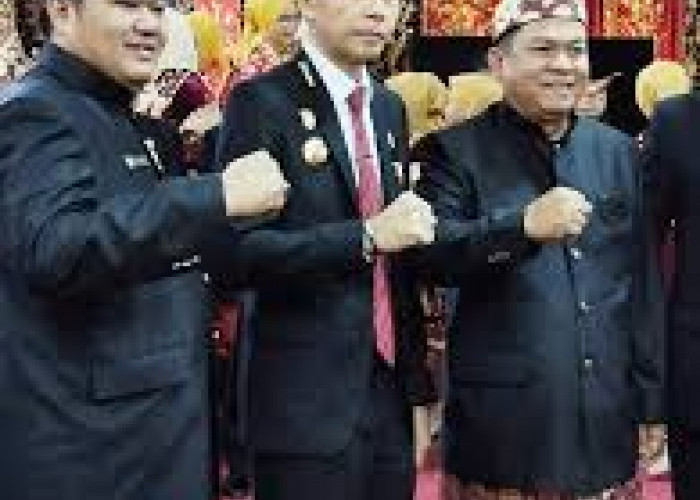 Hadiri Paripurna HUT ke-77 Bengkulu Selatan, Bupati Kaur Tekankan Pentingnya Sinergi Antar Daerah