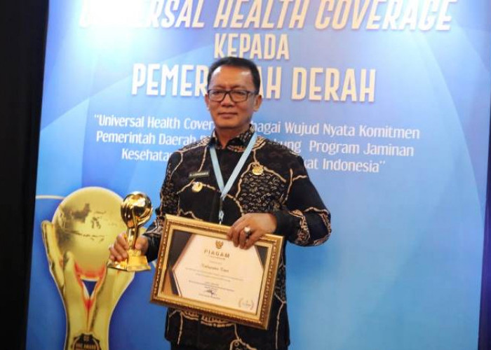 Terbukti Berikan Jaminan Kesehatan Masyarakat, Kabupaten Kaur Kembali Dapat Penghargaan UHC