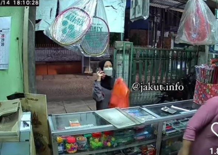 Tega! Wanita Berhijab Ini Tipu Nenek Penjaga Foto Kopi, Aksinya Dikecam Netizen