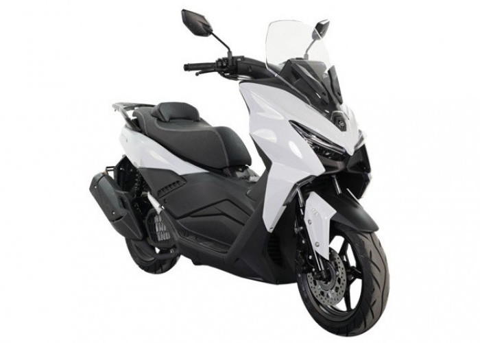 WMoto NX150S 2026 Sang Penantang Honda PCX 160 Resmi Mengaspal, Kapasitas Tangki Jadi Sorotan