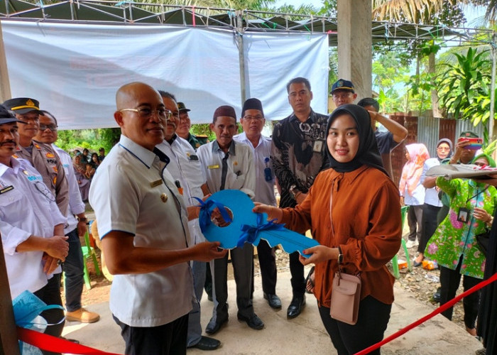 Bupati Bengkulu Selatan Serahkan Hasil Pembangunan Baru RTLH, 38 Rumah Akhirnya Bisa Ditempati