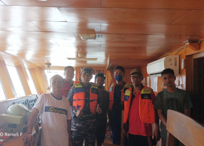 13 Hari Terdampar di Perairan Bengkulu, KM Sabuk Nusantara Makin Rusak: Tim Upayakan Penarikan 