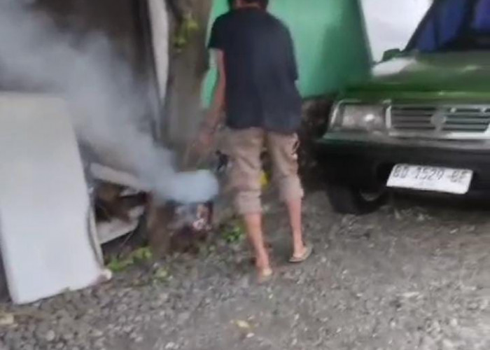 HEBAT! Pemuda Bengkulu Selatan Racik Ramuan Fogging Pembasmi Nyamuk DBD