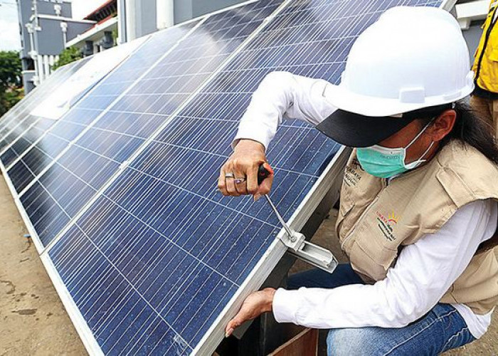 Kementerian ESDM Berikan Bantuan Solar Cell ke Seluma
