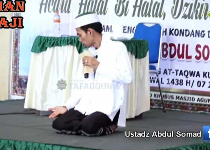 Hukum Membuka Telapak Tangan Ketika Salam, Ustadz Abdul Somad: Sampai Saat Ini... 