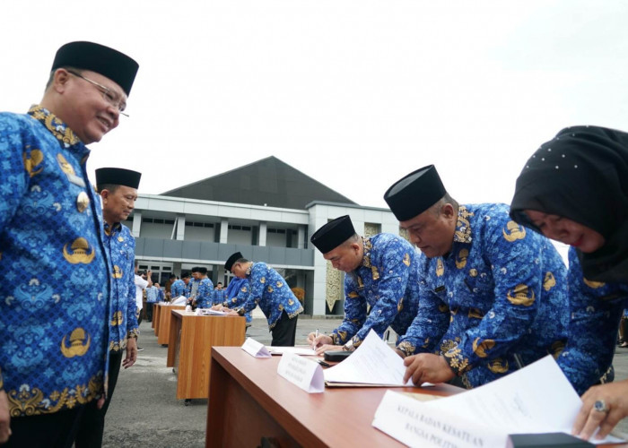 Disaksikan Gubernur Bengkulu, Seluruh Pejabat Pemprov Tanda Tangani Perjanjian Kerja, Berikut Isinya
