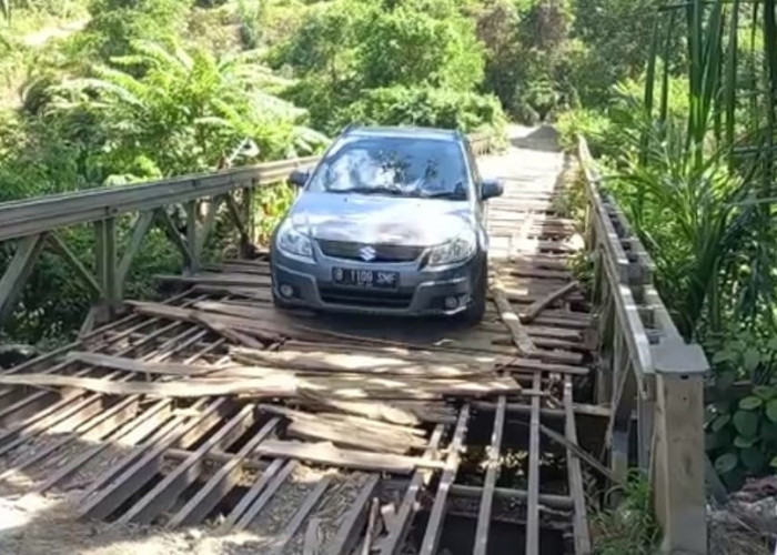 Lapor Pak!! Jembatan Napal Jungur Rusak Parah