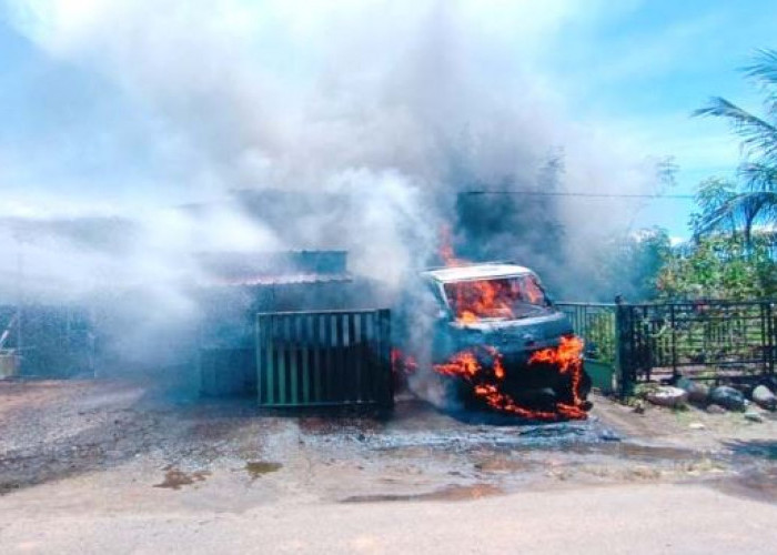 Warung Manisan di Bengkulu Selatan Terbakar! 2 Mobil dan Motor Hangus, Ini Pemicu Api