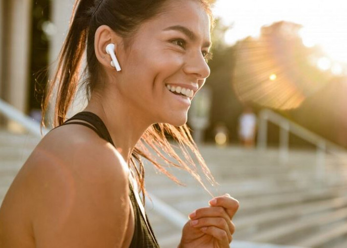 Earphone Ancam Kesehatan Telinga dan Otak! Begini Cara Bijak Menggunakannya 