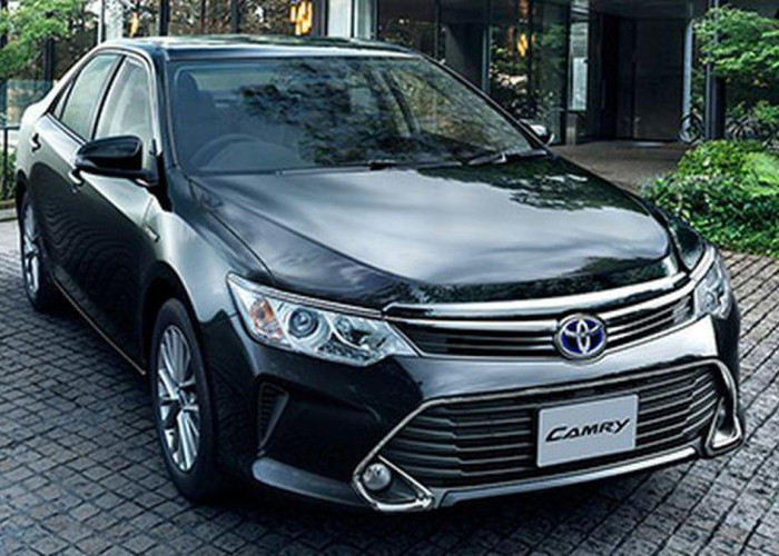 Toyota Camry 2024: Mobil Pejabat, Harga Merakyat! Sedan Mewah dan Super Irit 