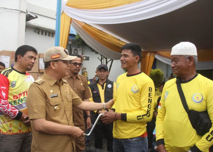  Bantuan Nelayan untuk Bengkulu Senilai Rp1.9 Miliar, Ini Jenis Bantuan yang Diserahkan Gubernur Bengkulu